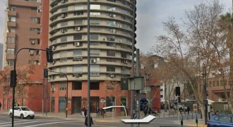 Providencia: ¡Excelente Oportunidad! Se Vende Oficina con 2 Privados y Estacionamiento en Luis Thayer Ojeda con Providencia.