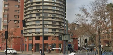 Providencia: ¡Excelente Oportunidad! Se Vende Oficina con 2 Privados y Estacionamiento en Luis Thayer Ojeda con Providencia.